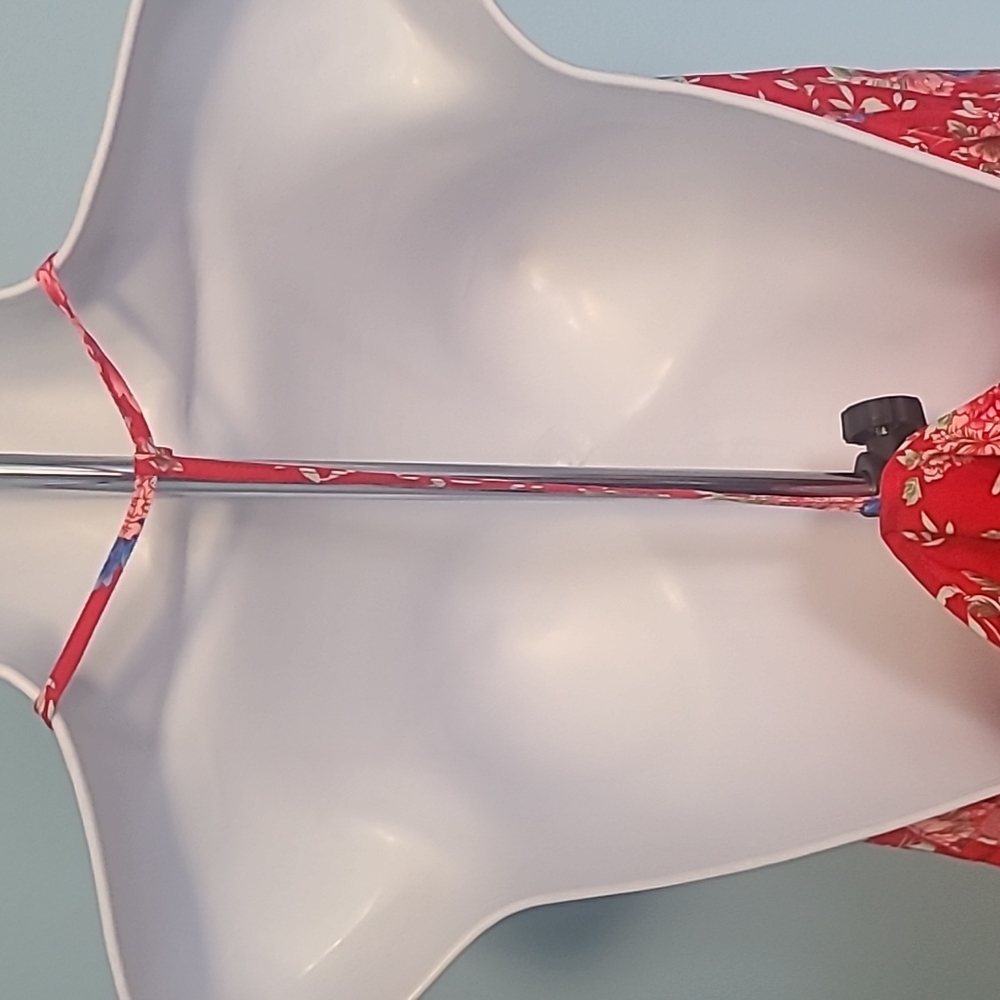 Juniors Spaghetti Strap Top - Picture 4 of 5